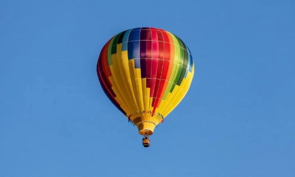 Piloto murió al caer de un globo aerostático luego de estar a la deriva con 4 pasajeros