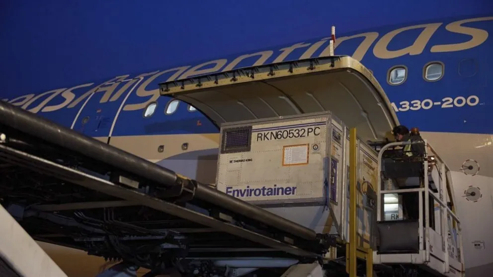 Un nuevo vuelo llegó a Argentina con más de 760 mil dosis de Sinopharm